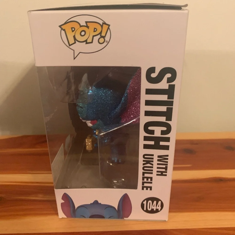 Funko Stitch with Ukulele Diamond Entertainment Earth Exclusive - Picture 4 of 6
